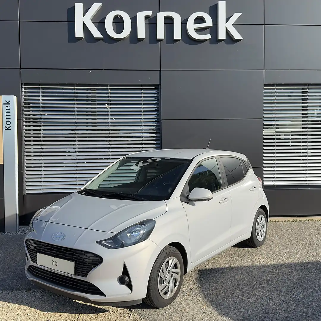 Hyundai i10 1,0 i Line Plus Grau - 2