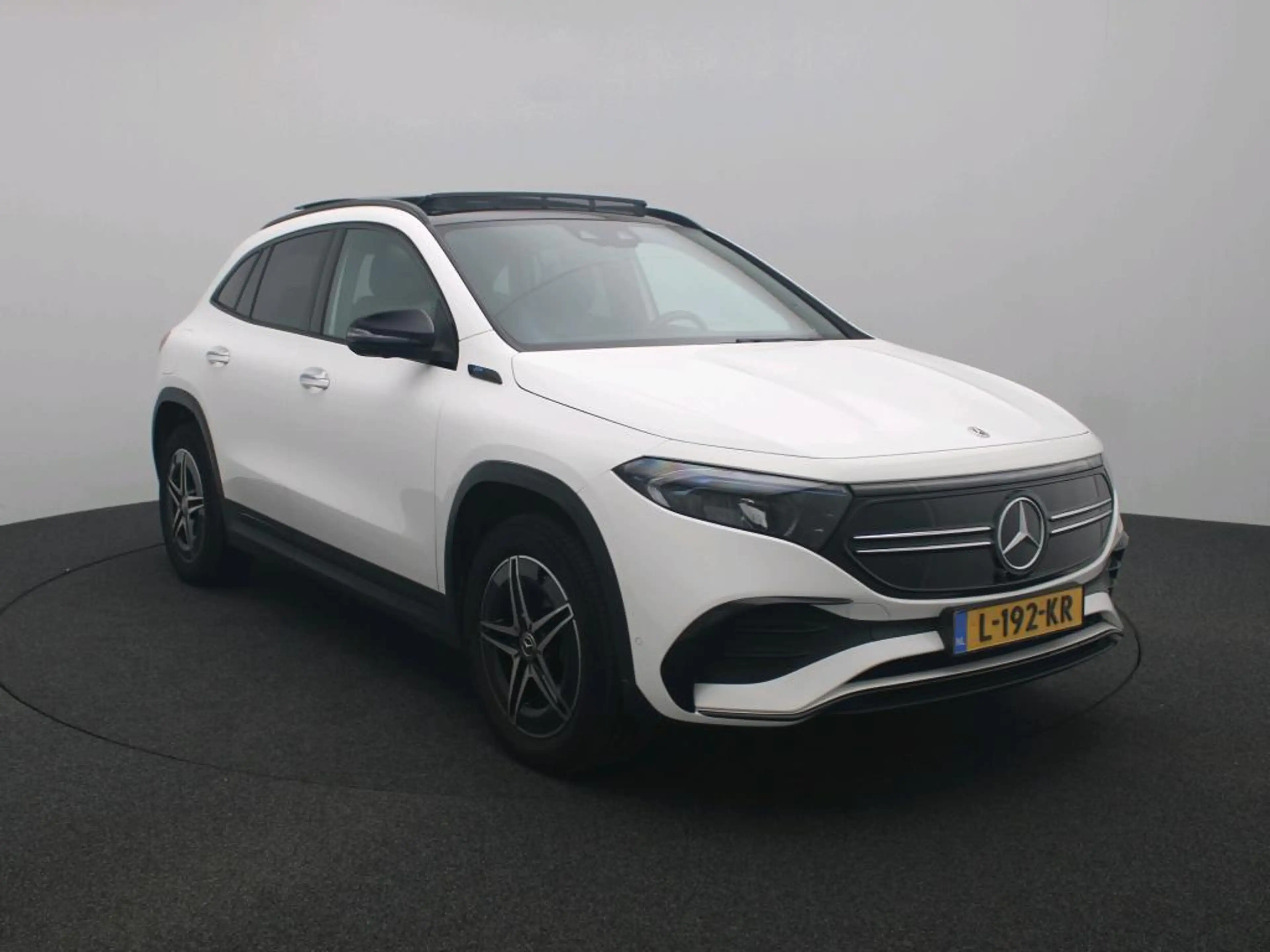 Mercedes-Benz EQA 250 AMG Nightpakket 67 kWh | Panoramadak | Trekhaak | — photo 3