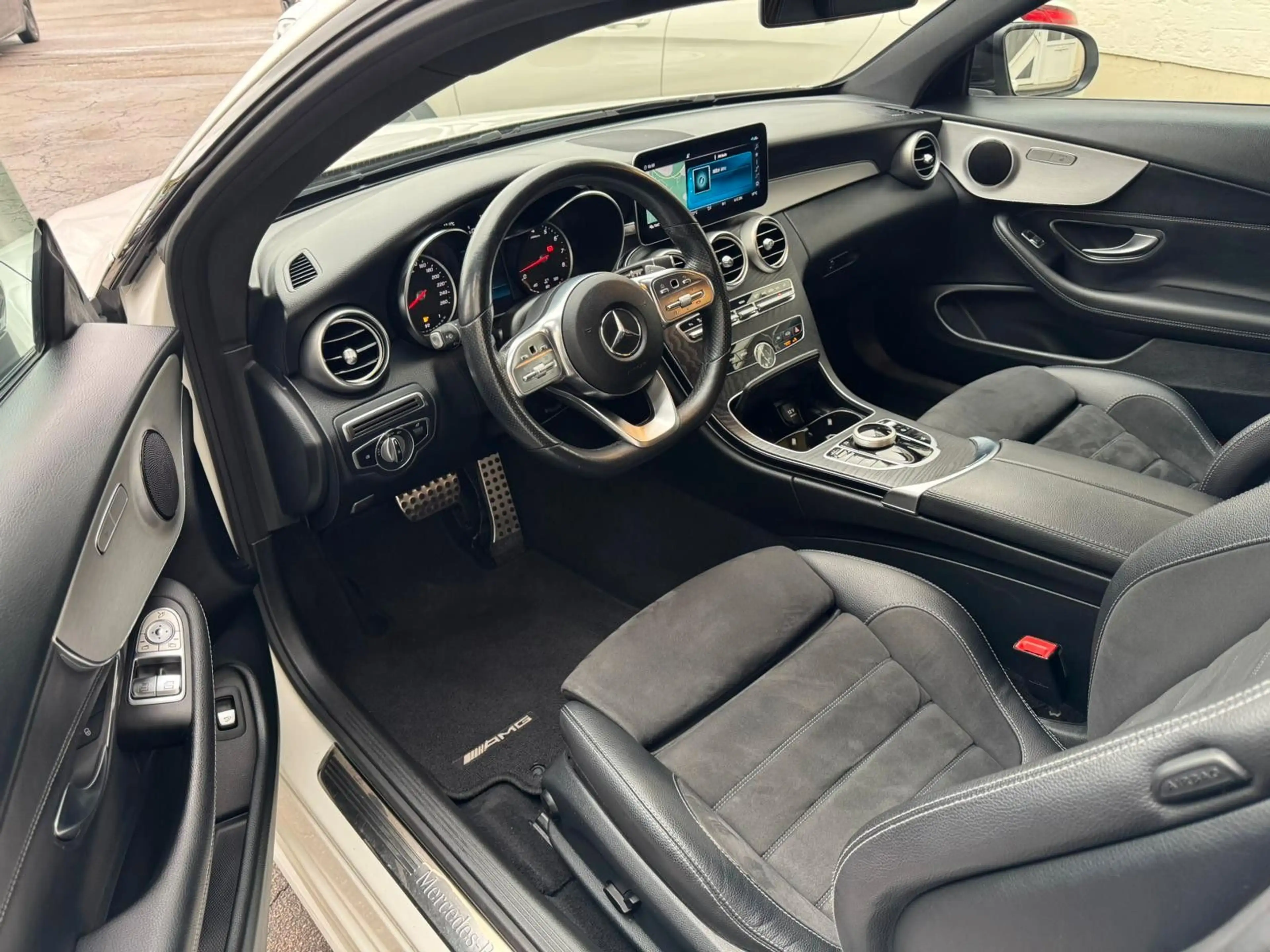 Mercedes-Benz C 400 C400 4M Coupe AMG R-KAMERA LED CARPLAY NIGHT SHZ — photo 13