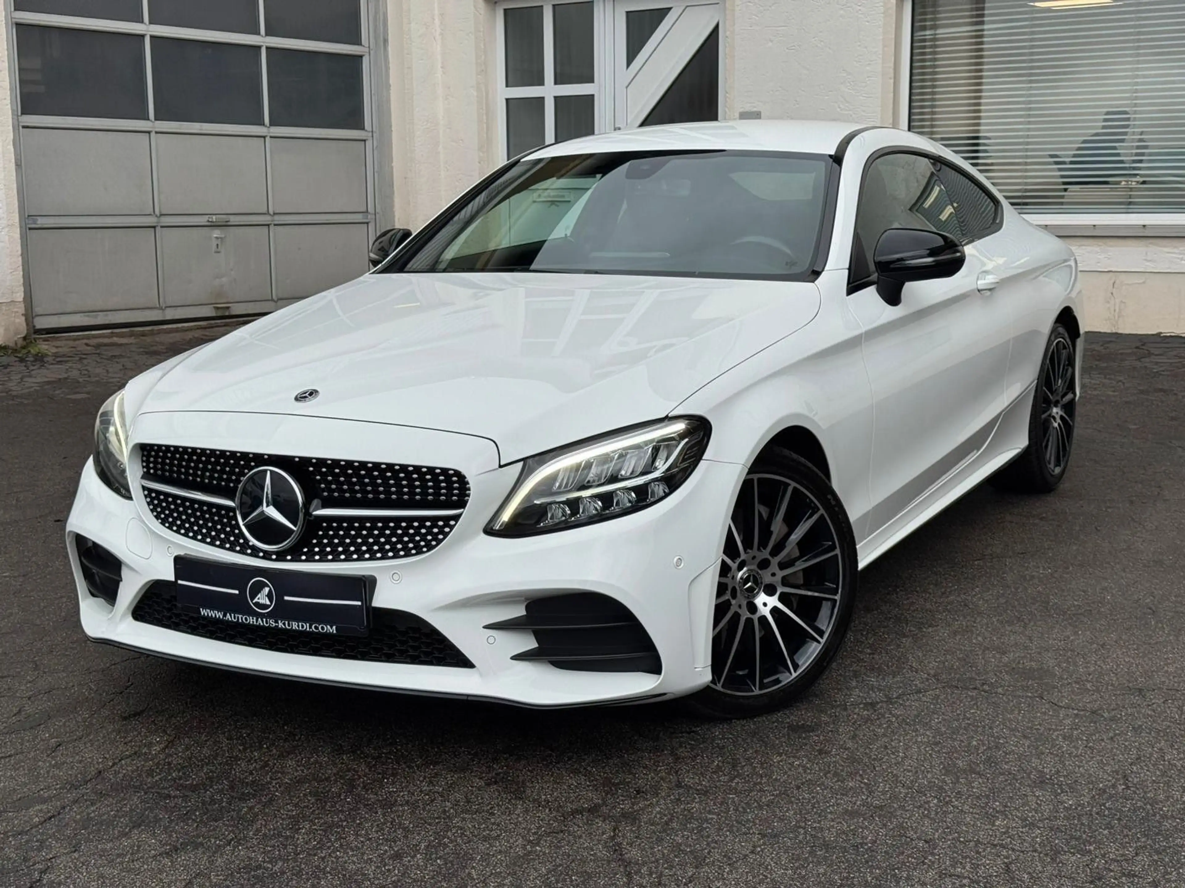 Mercedes-Benz C 400 C400 4M Coupe AMG R-KAMERA LED CARPLAY NIGHT SHZ