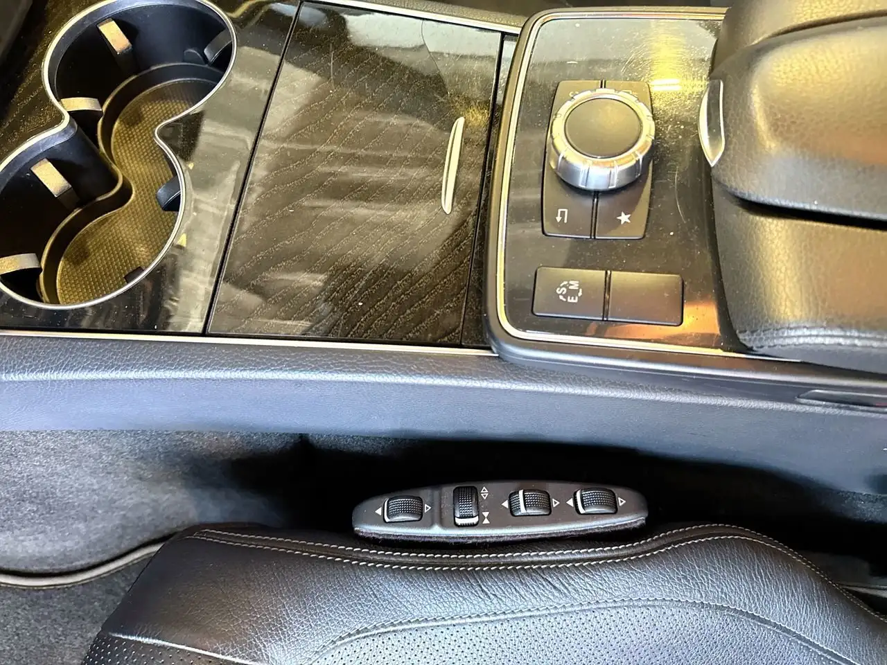 Mercedes-Benz E-Class photo Mercedes-Benz E-Class