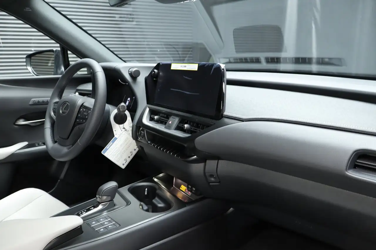 Lexus UX снимка Lexus UX