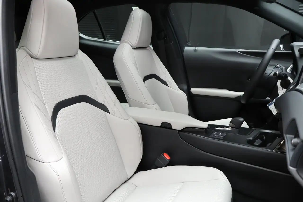 Lexus UX снимка Lexus UX