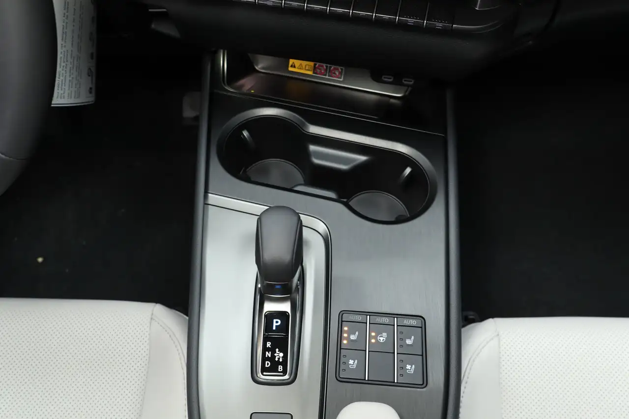 Lexus UX снимка Lexus UX
