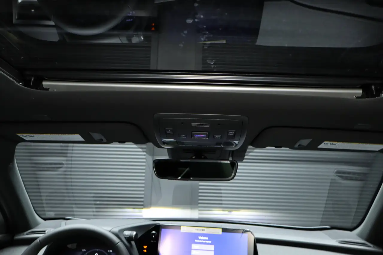 Lexus UX снимка Lexus UX