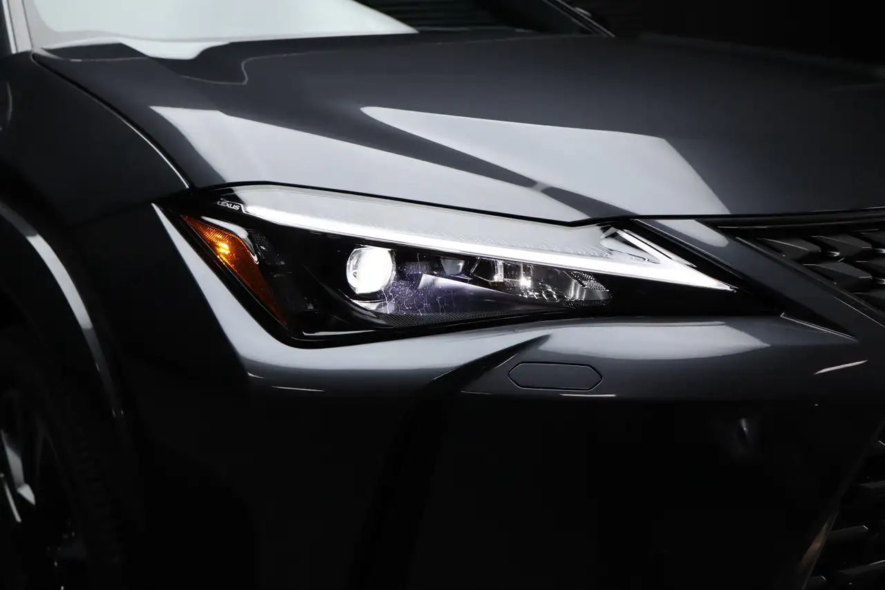Lexus UX снимка Lexus UX