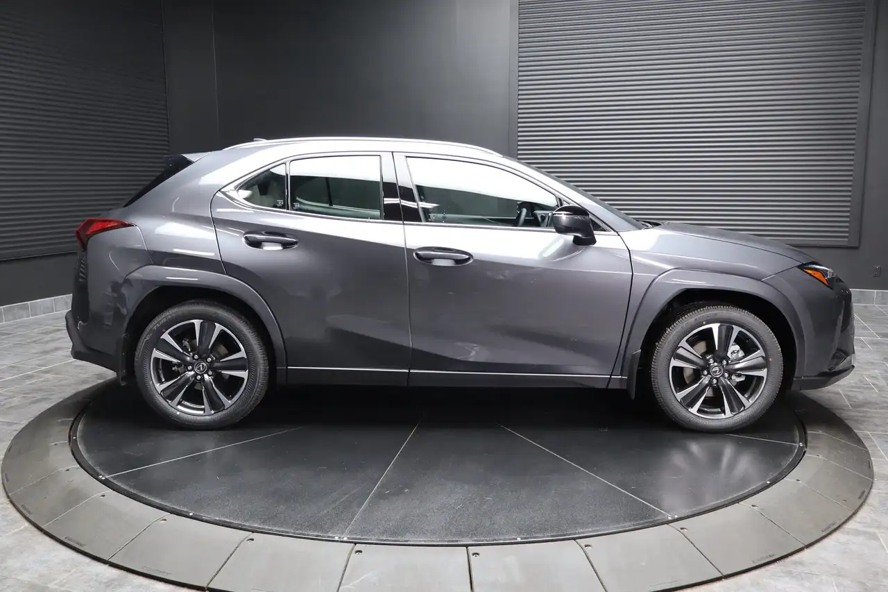Lexus UX снимка Lexus UX