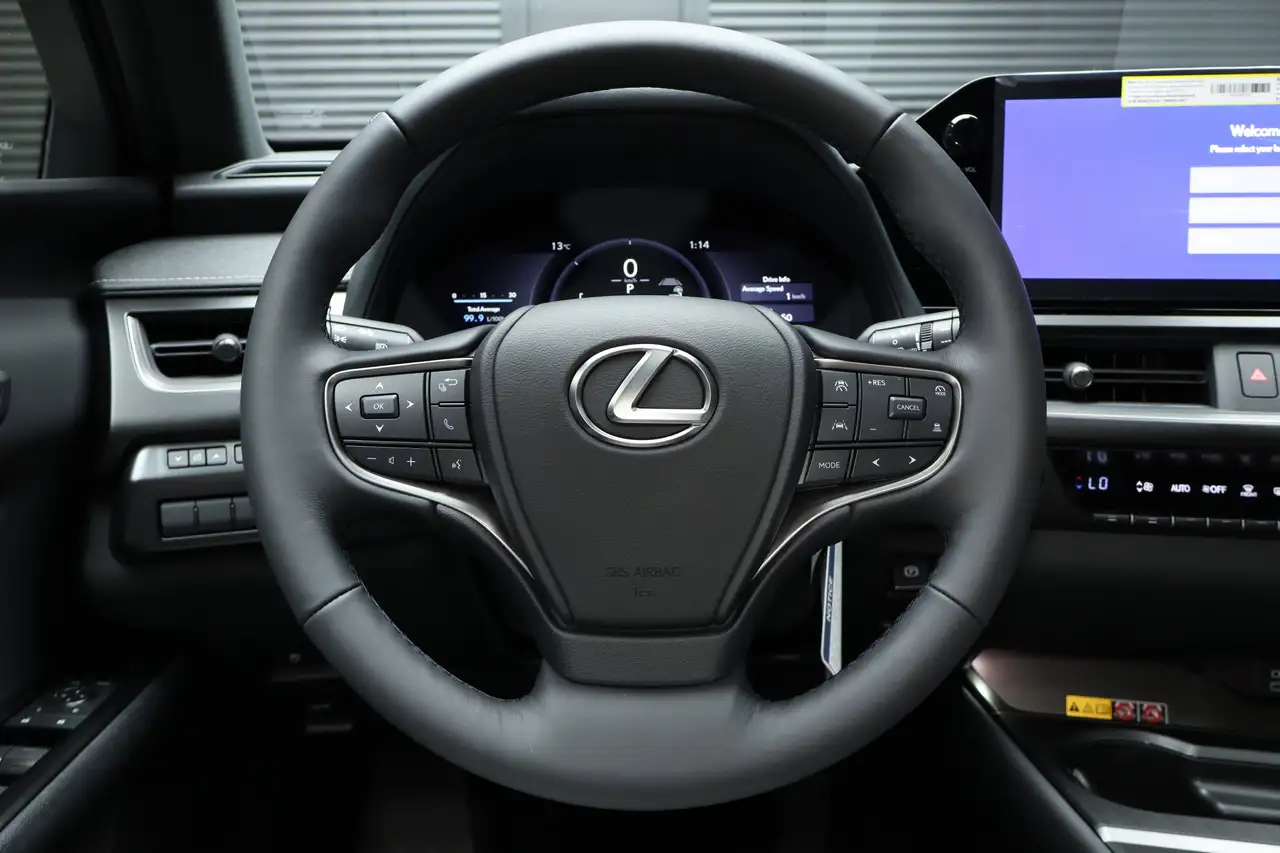 Lexus UX снимка Lexus UX