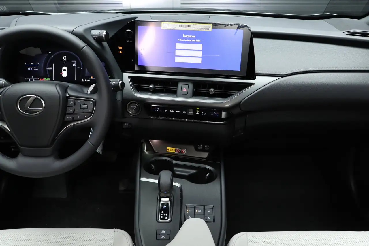 Lexus UX снимка Lexus UX