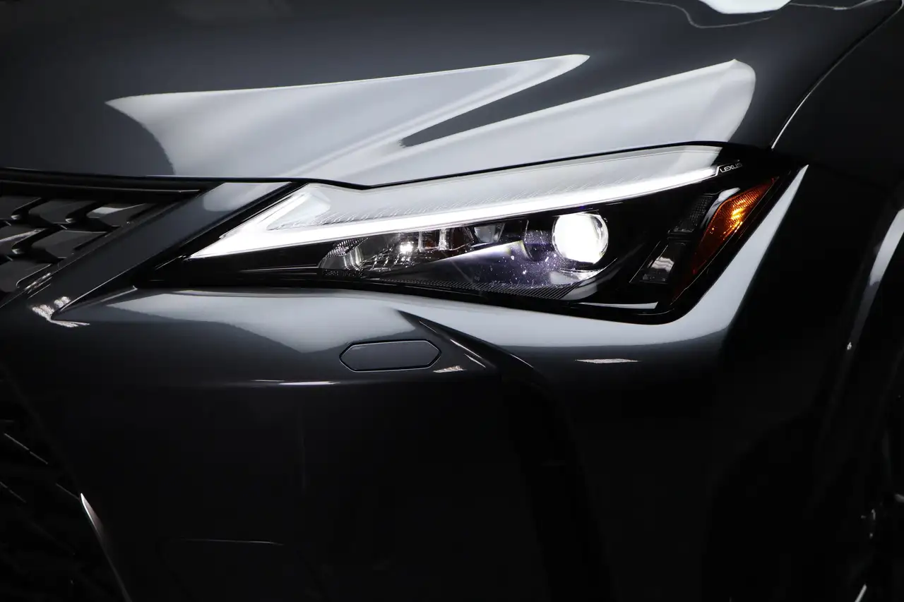 Lexus UX снимка Lexus UX