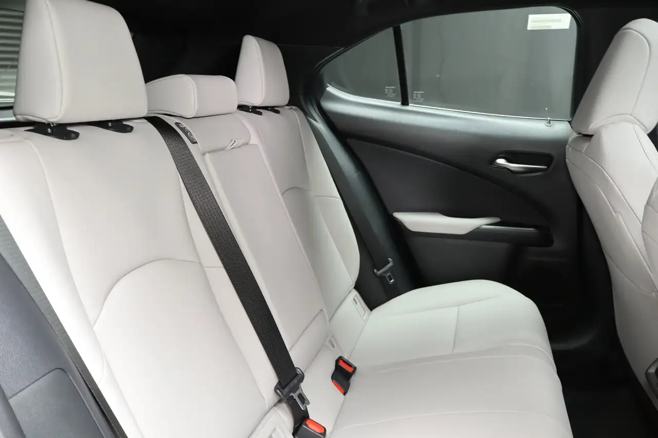 Lexus UX снимка Lexus UX