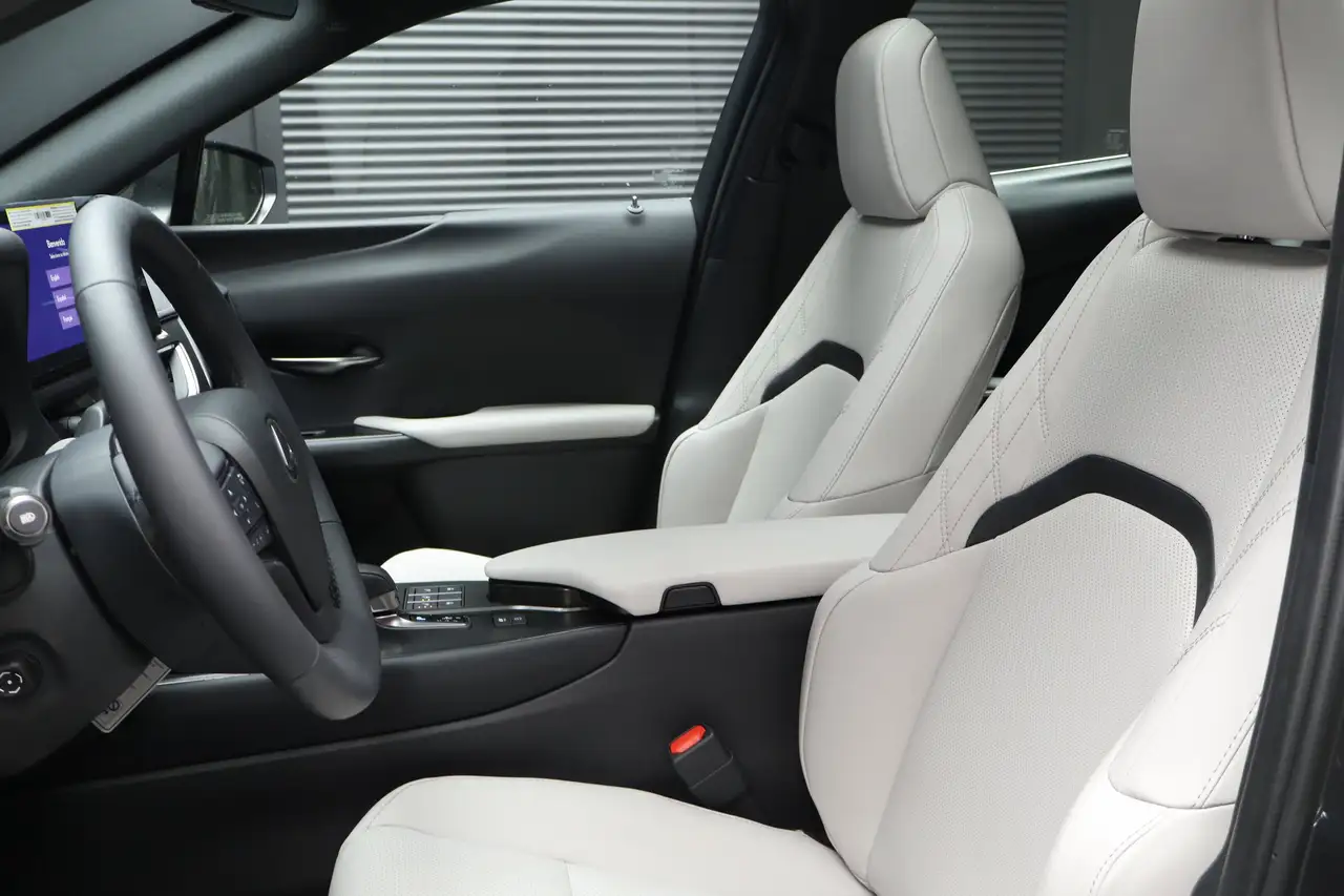 Lexus UX снимка Lexus UX