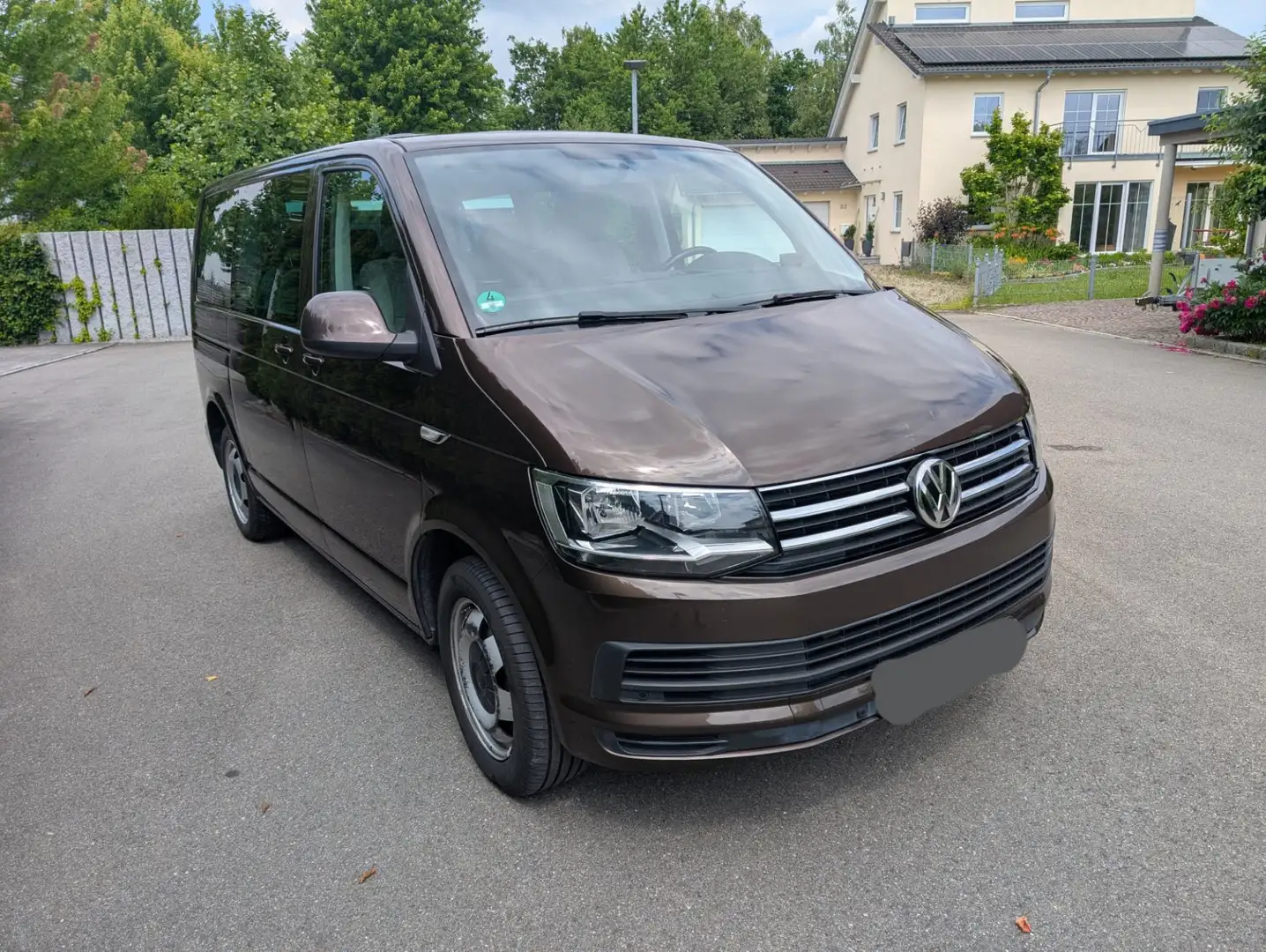 Volkswagen T6 Caravelle T6 Caravelle Comfortline 2.0 TDI DSG NAV Marrón - 2
