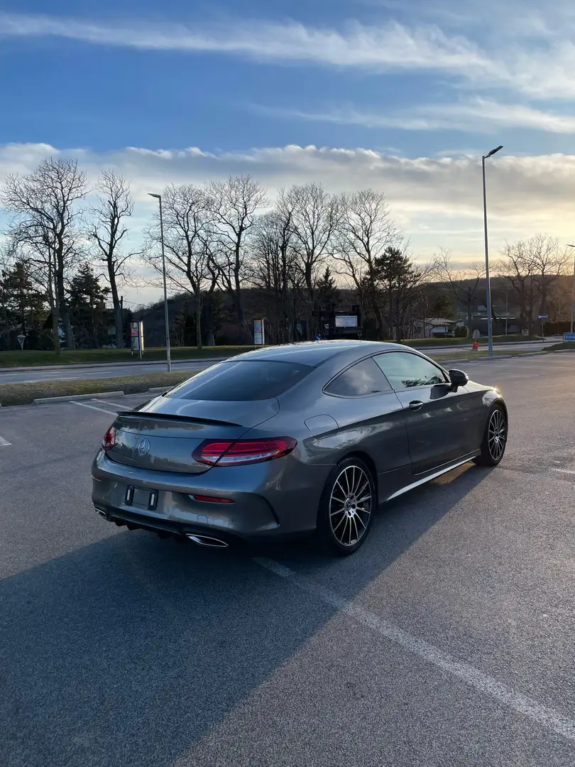 Mercedes-Benz C 200 Coupe Aut. Grau - 2