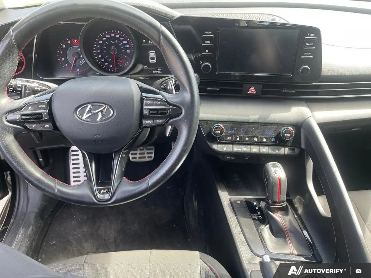 Hyundai ELANTRA снимка Hyundai ELANTRA
