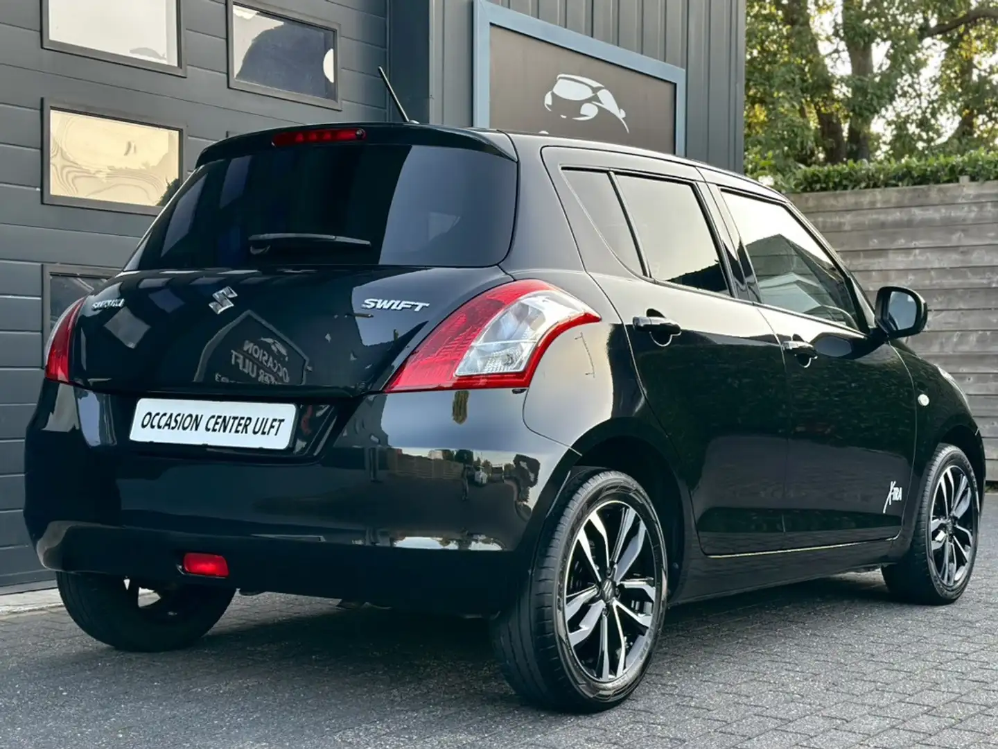 Suzuki Swift X-TRA EDITION / AIRCO / CRUISE CONTR / LEDER ... Zwart - 2