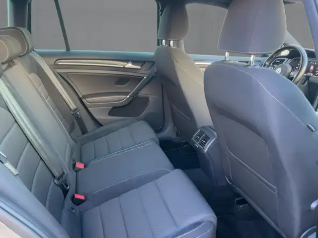 Volkswagen Golf view 13