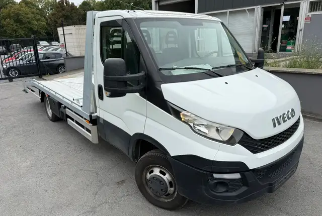 Iveco Daily 3.0D ! DEPANNEUSE PLATEAU NEUF- PRET A IMMATRICULE
