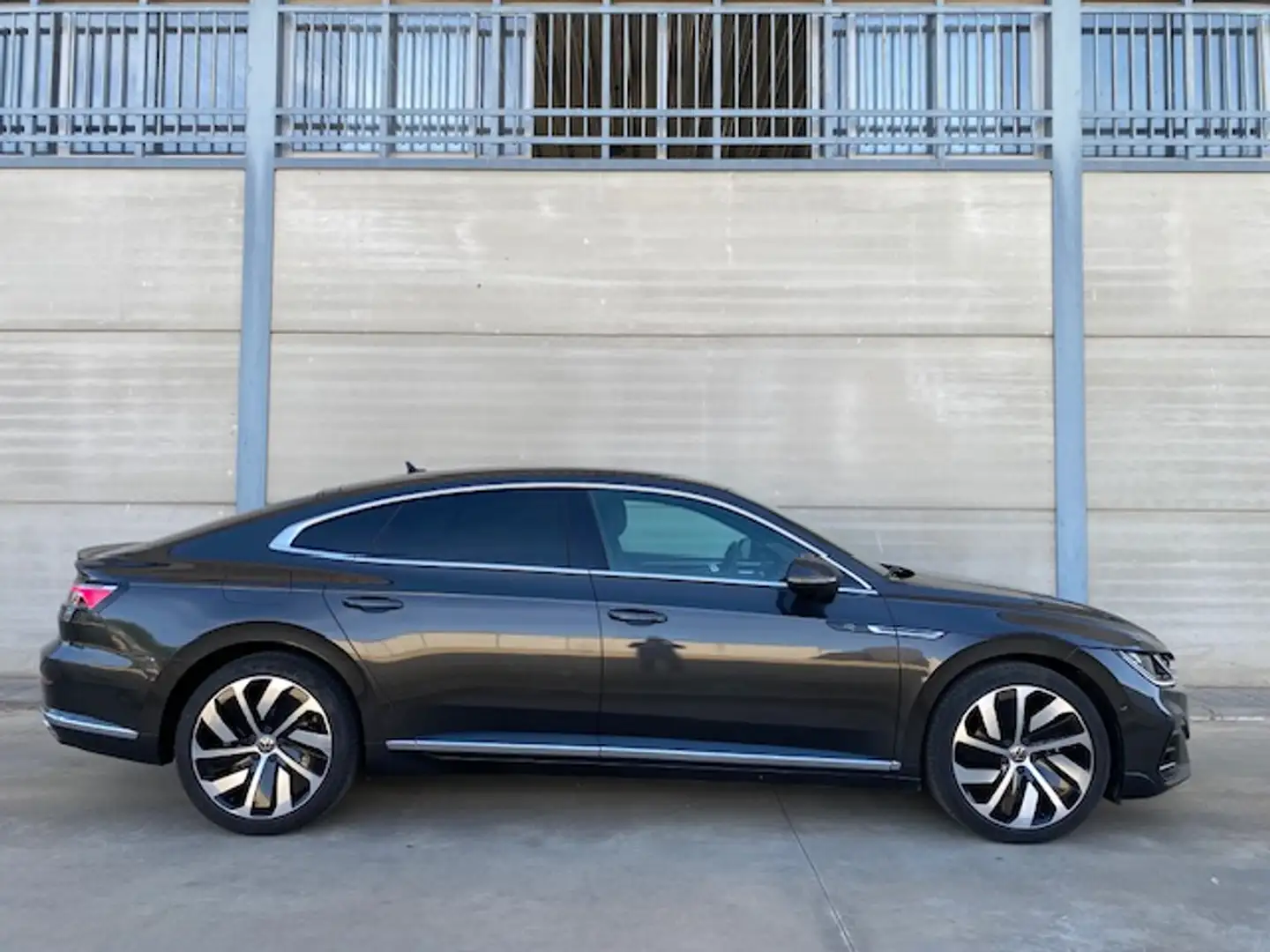 Volkswagen Arteon Arteon 2.0TDI R-Line DSG7 110kW R-Line Negro - 1