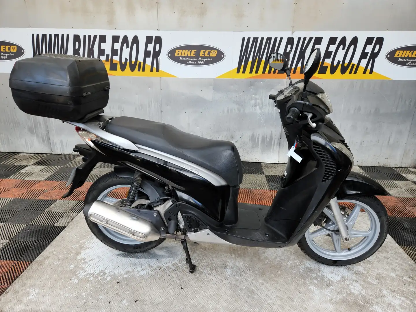 Honda SH 125 Černá - 1