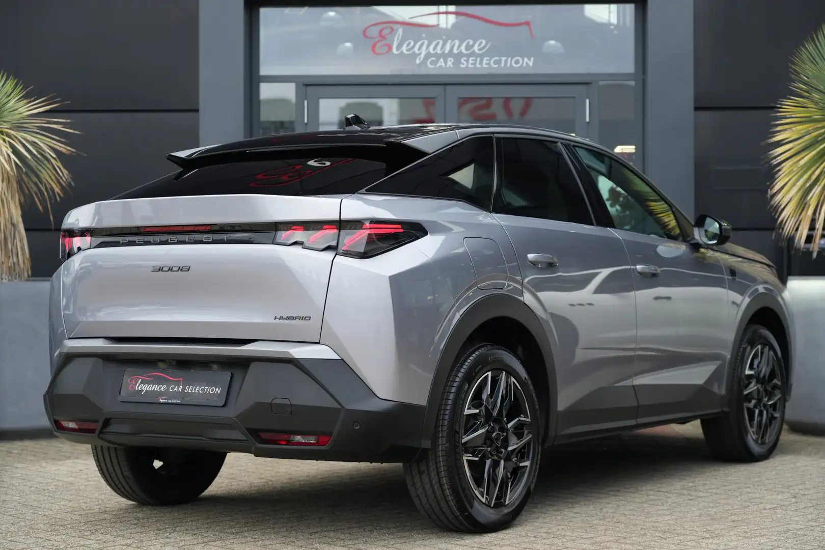 Peugeot 3008 1.2 Hybrid 145 GT e-DSC6 136pk Navigatie/Stoelverw Grijs - 2