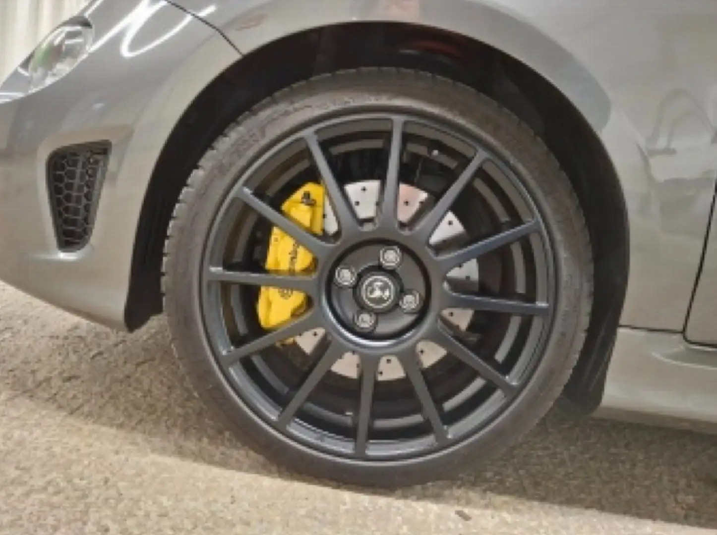 Abarth 500 695 Linea Competizione *Beats*BREMBO*Sabelt GT Grau - 2