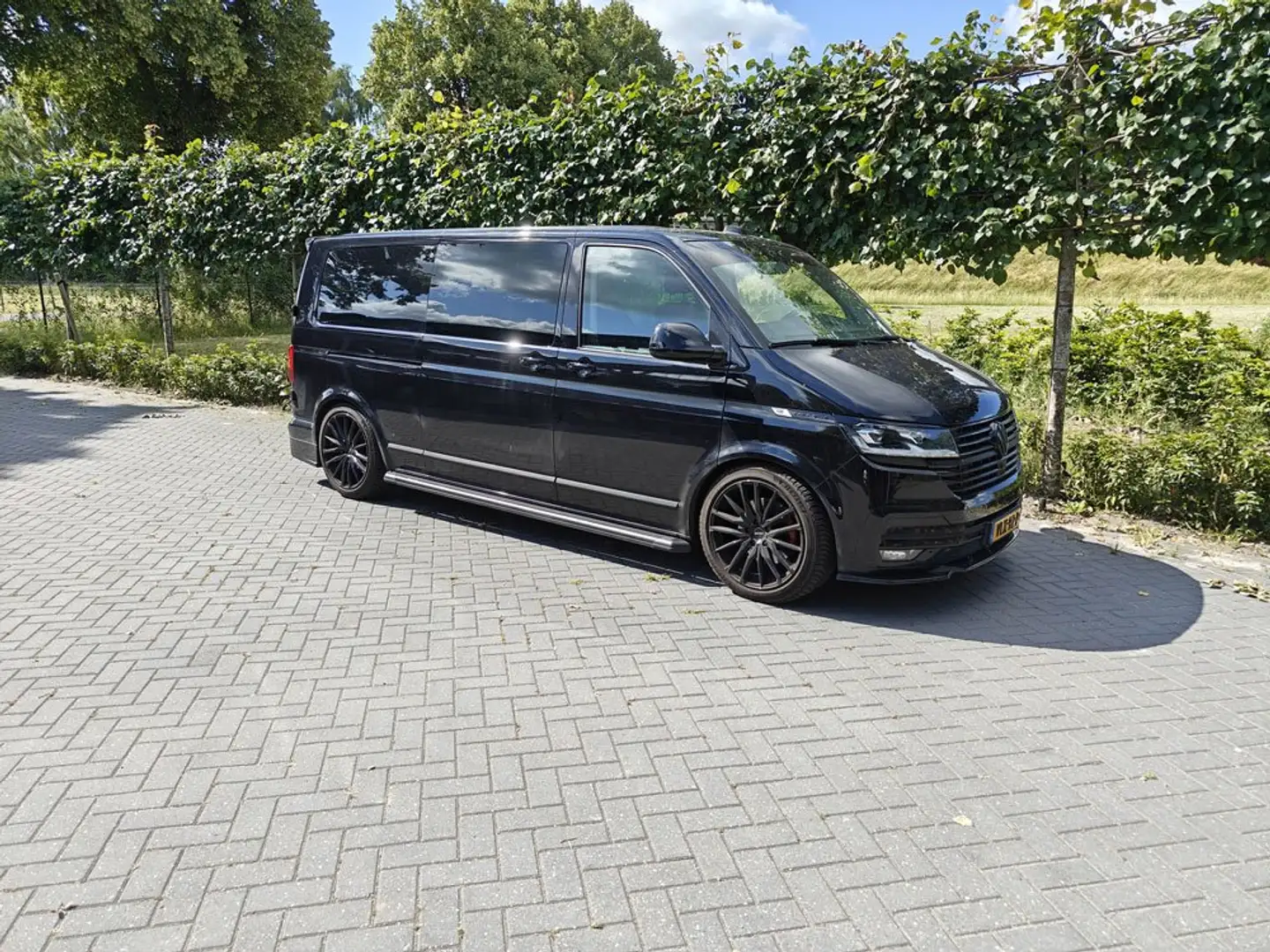 Volkswagen T7 Caravelle Transporter 7HC 2.0 Dubbele Cabine Černá - 2