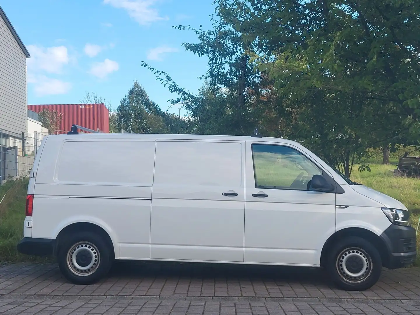 Volkswagen T6 Transporter 2.0 TDI lang Weiß - 2