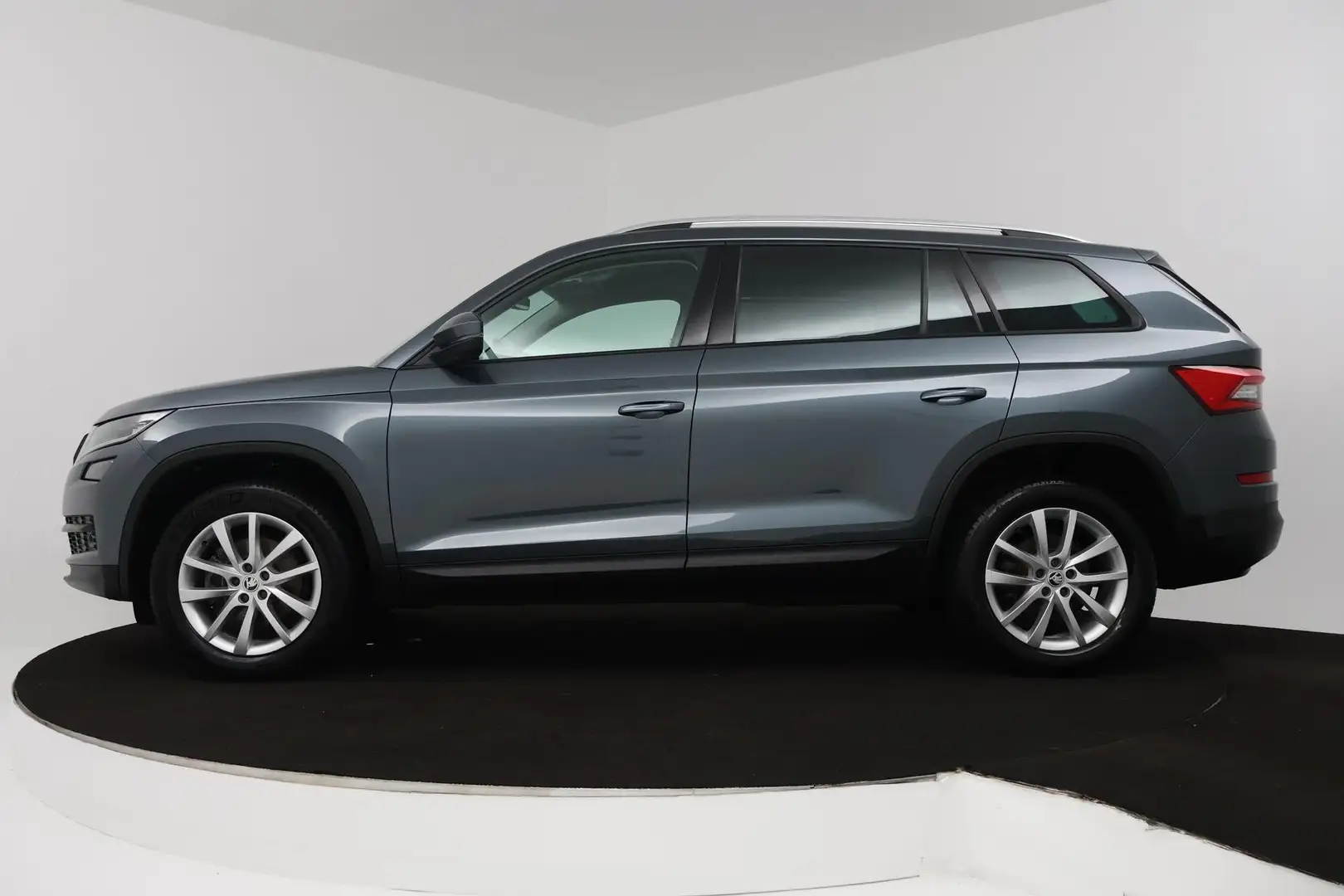 Skoda Kodiaq 1.5 TSI Business Edition 7p (ACHTERUITRIJCAMERA, S Grijs - 2