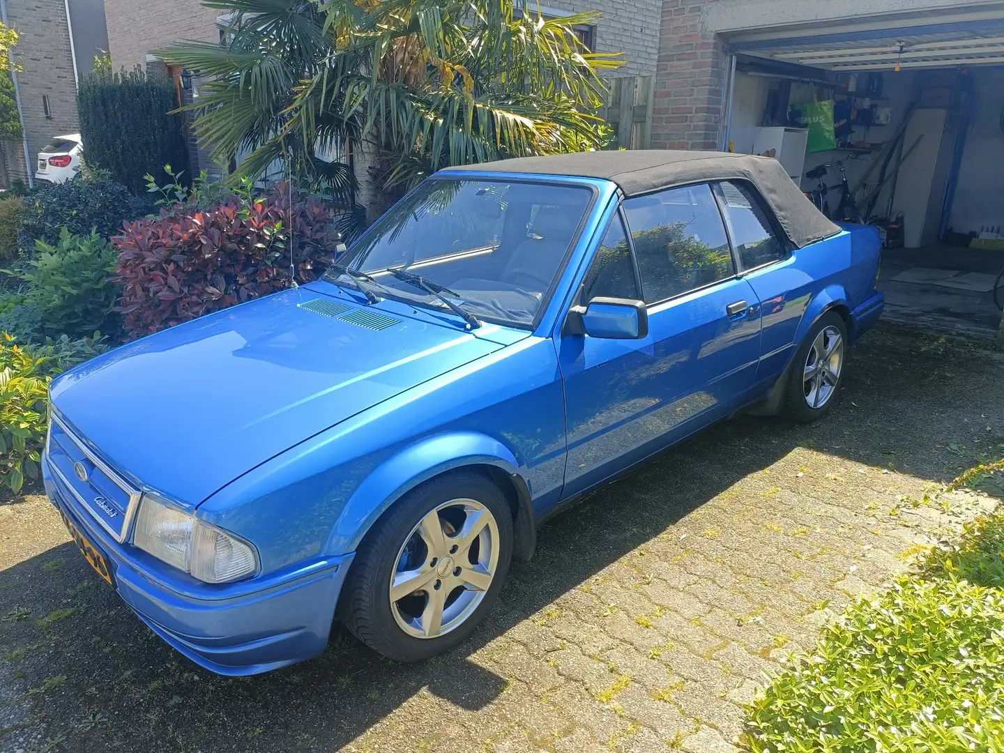 Ford Escort 1.6 Inj. Синій - 1