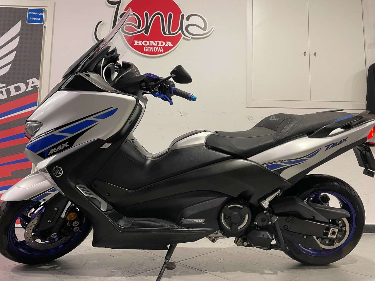Yamaha TMAX 530 SX