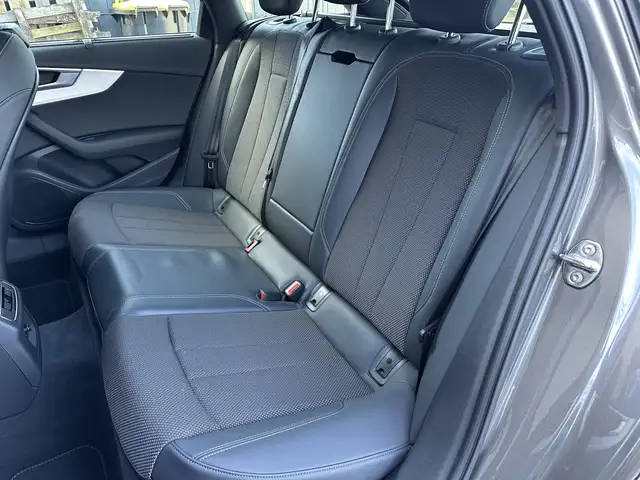 Audi A4 Avant view 10