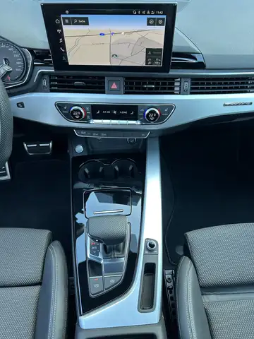 Audi A4 Avant view 12