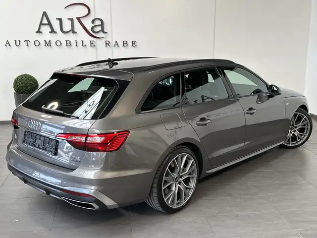 Audi A4 Avant view 5