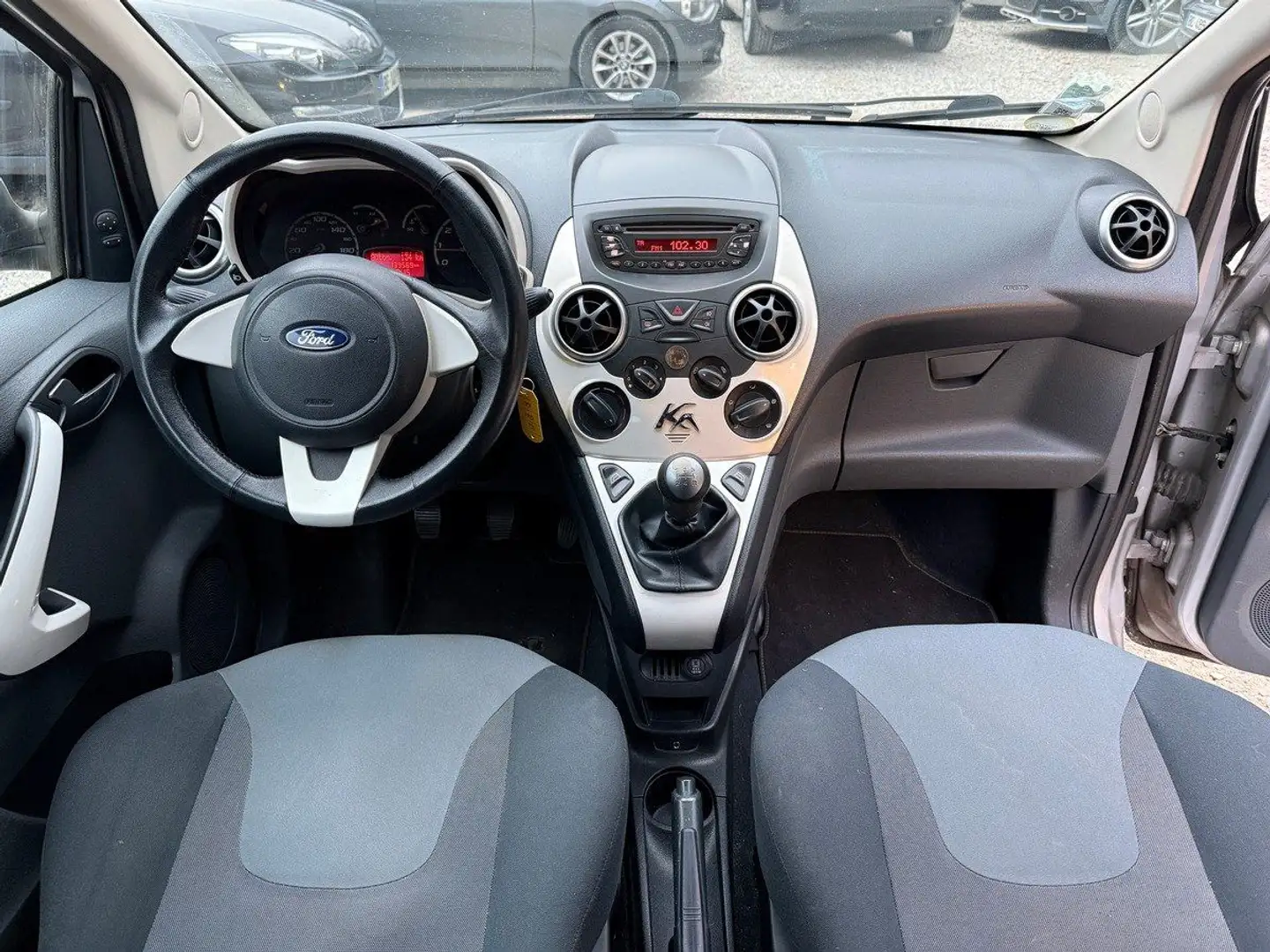Ford Ka/Ka+ II 1.2i 69cv Ambiente 1ère main Gris - 2