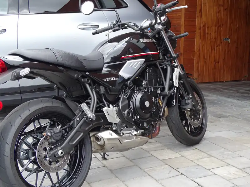 Kawasaki Z 650 RS - foto 6