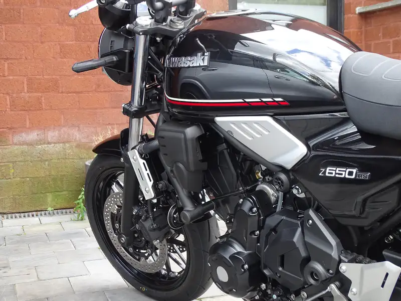 Kawasaki Z 650 RS - foto 3
