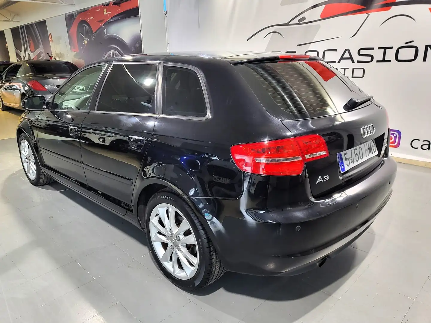Audi A3 Sportback 2.0TDI Ambiente S-Tronic Zwart - 2