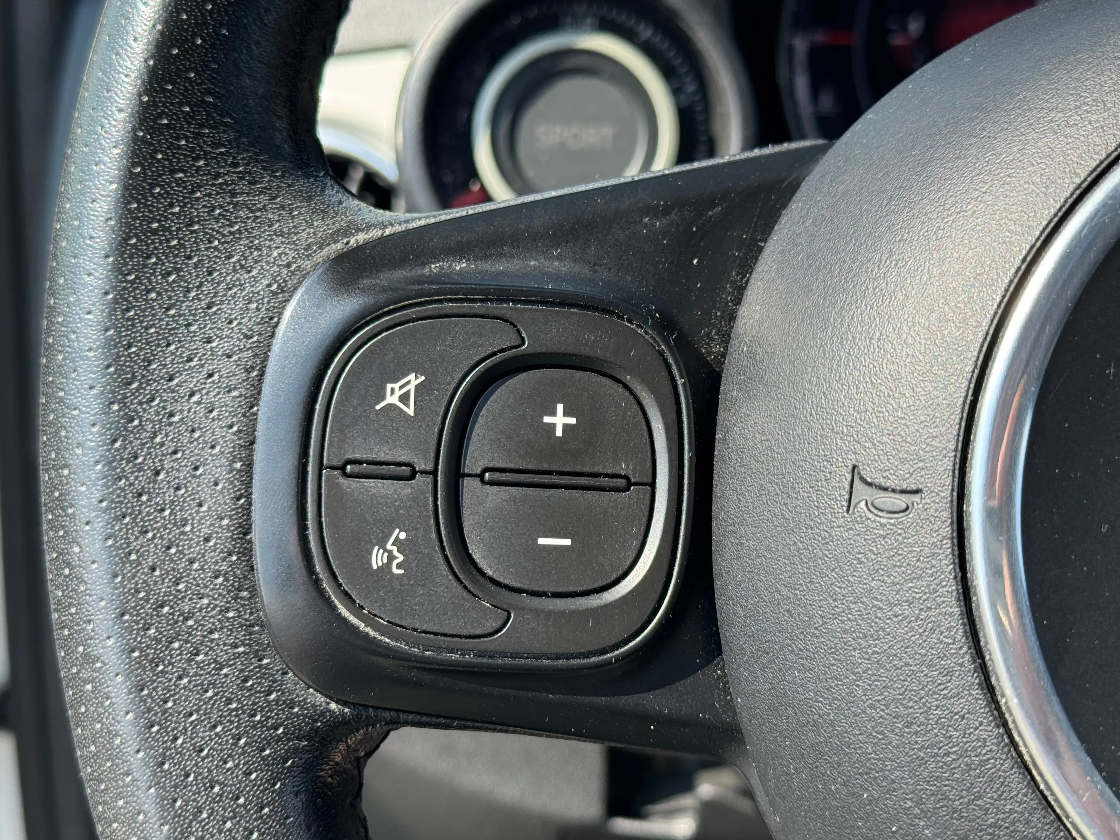 Abarth 595 1.4 T-JET / TOIT PANO / NAV / GARANTIE / AIRCO / BLUETOOTH — photo 12