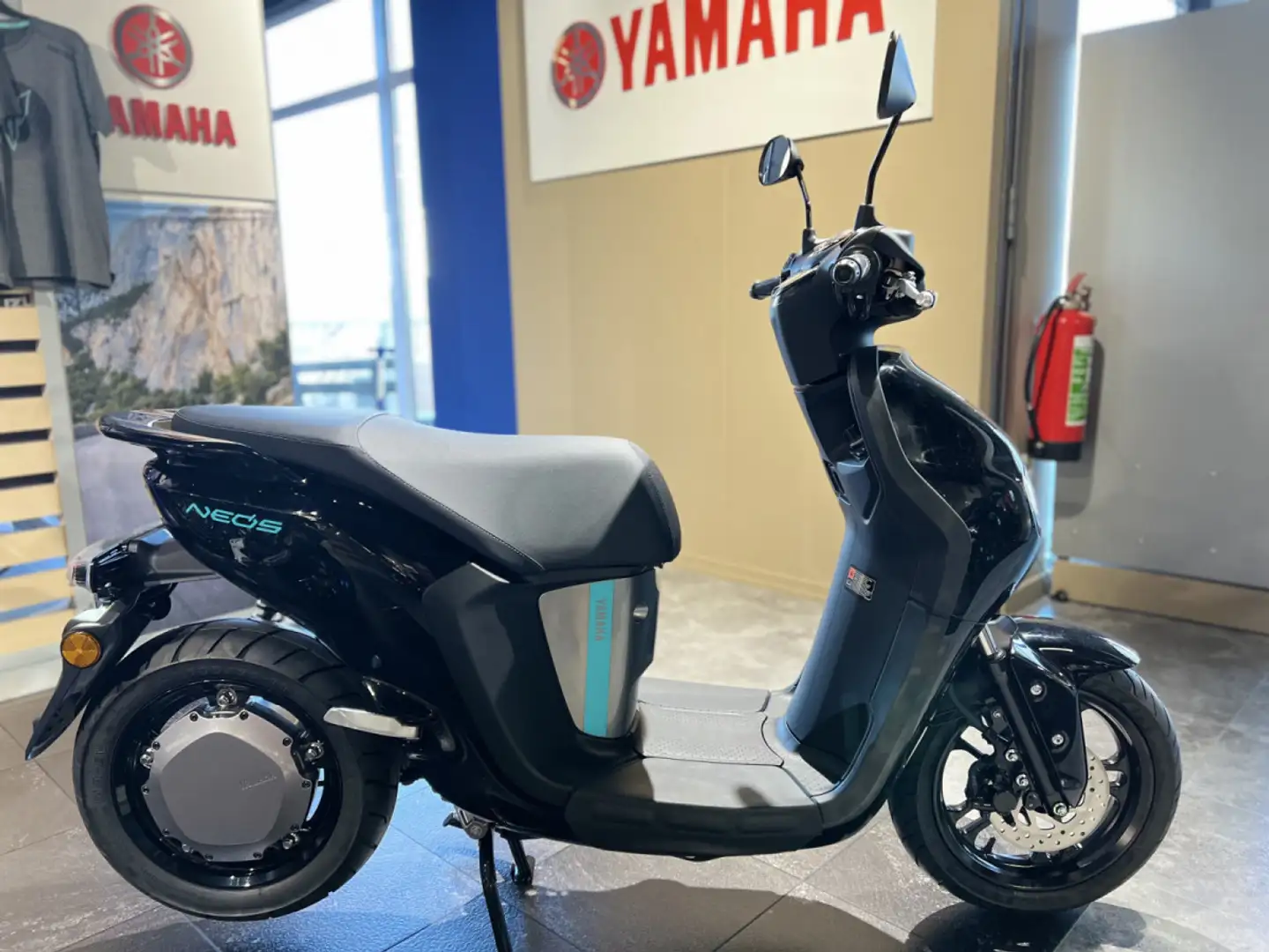 Yamaha NEOs 50 (Inclue 2 batteries ) Negru - 1
