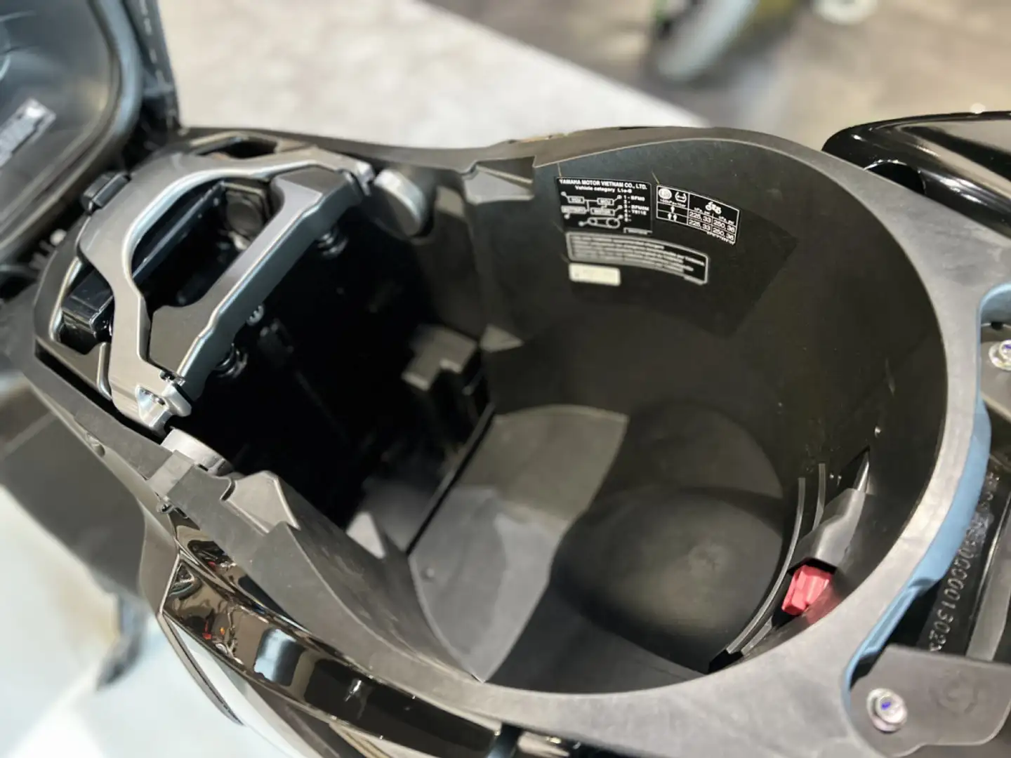 Yamaha NEOs 50 (Inclue 2 batteries ) Negru - 2