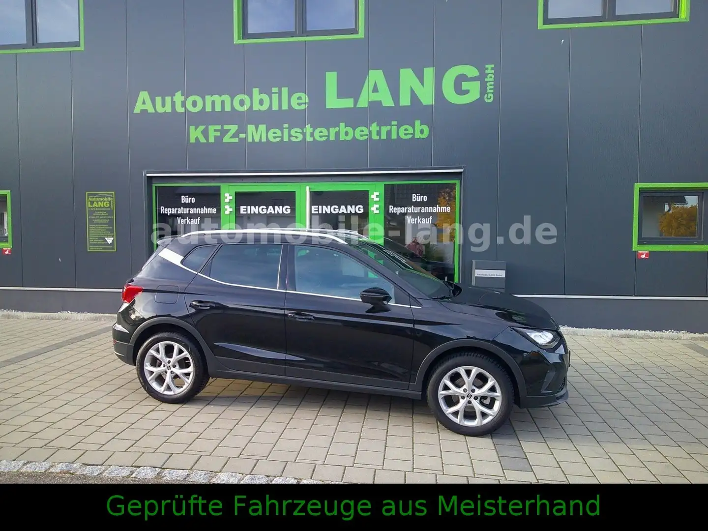 SEAT Arona 1,0 FR #SHZ #NAVI Schwarz - 1