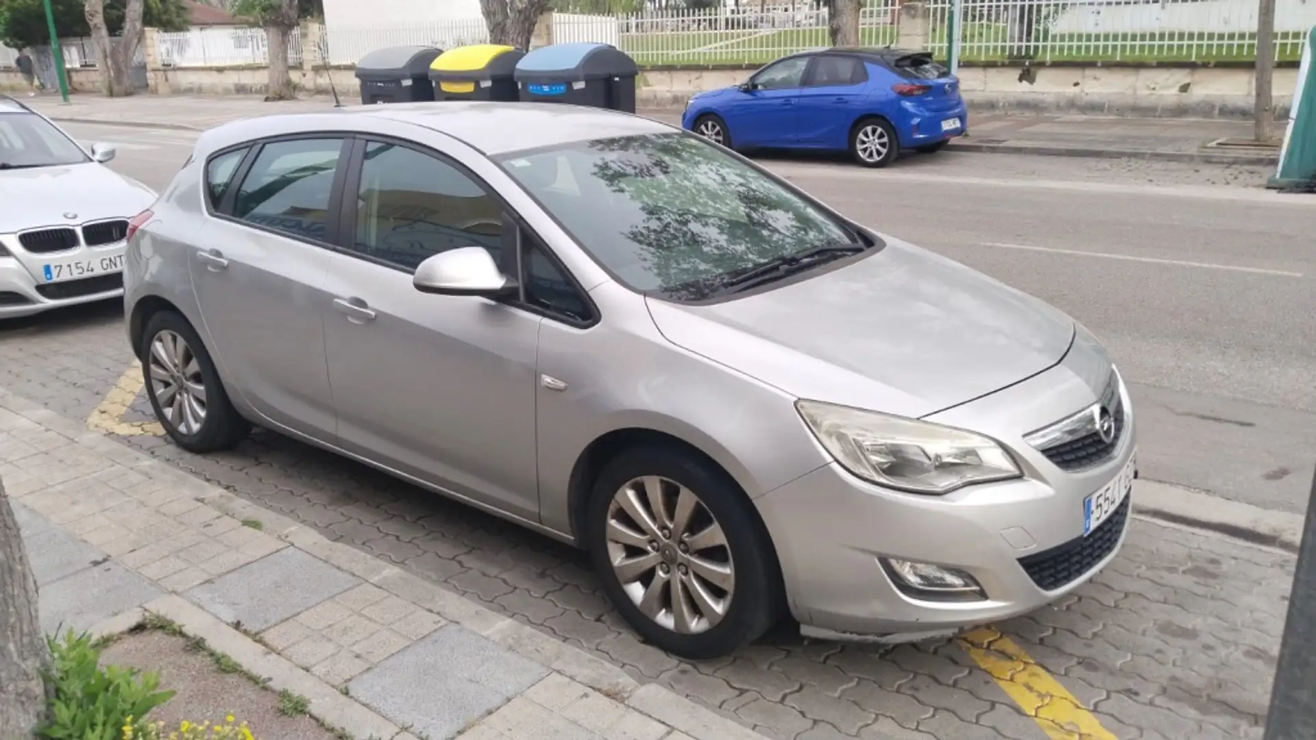 Opel Astra 1.7CDTI Cosmo Gris - 1