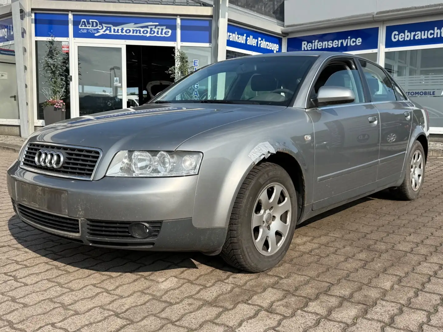 Audi A4 1.8 T  Limousine Grau - 1