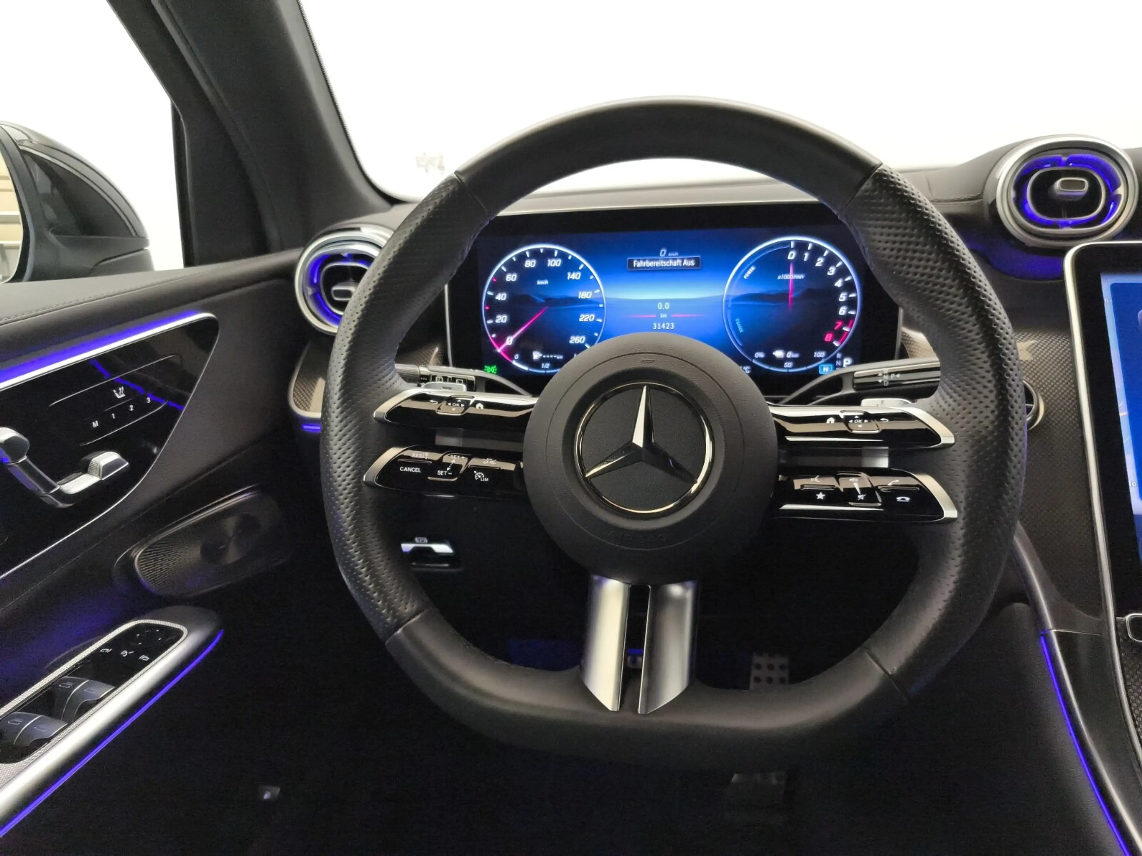 Mercedes-Benz GLC 300 GLC 300 e 4M AMG 360 Cam LED Distr 20 Zoll Burm3D — photo 14