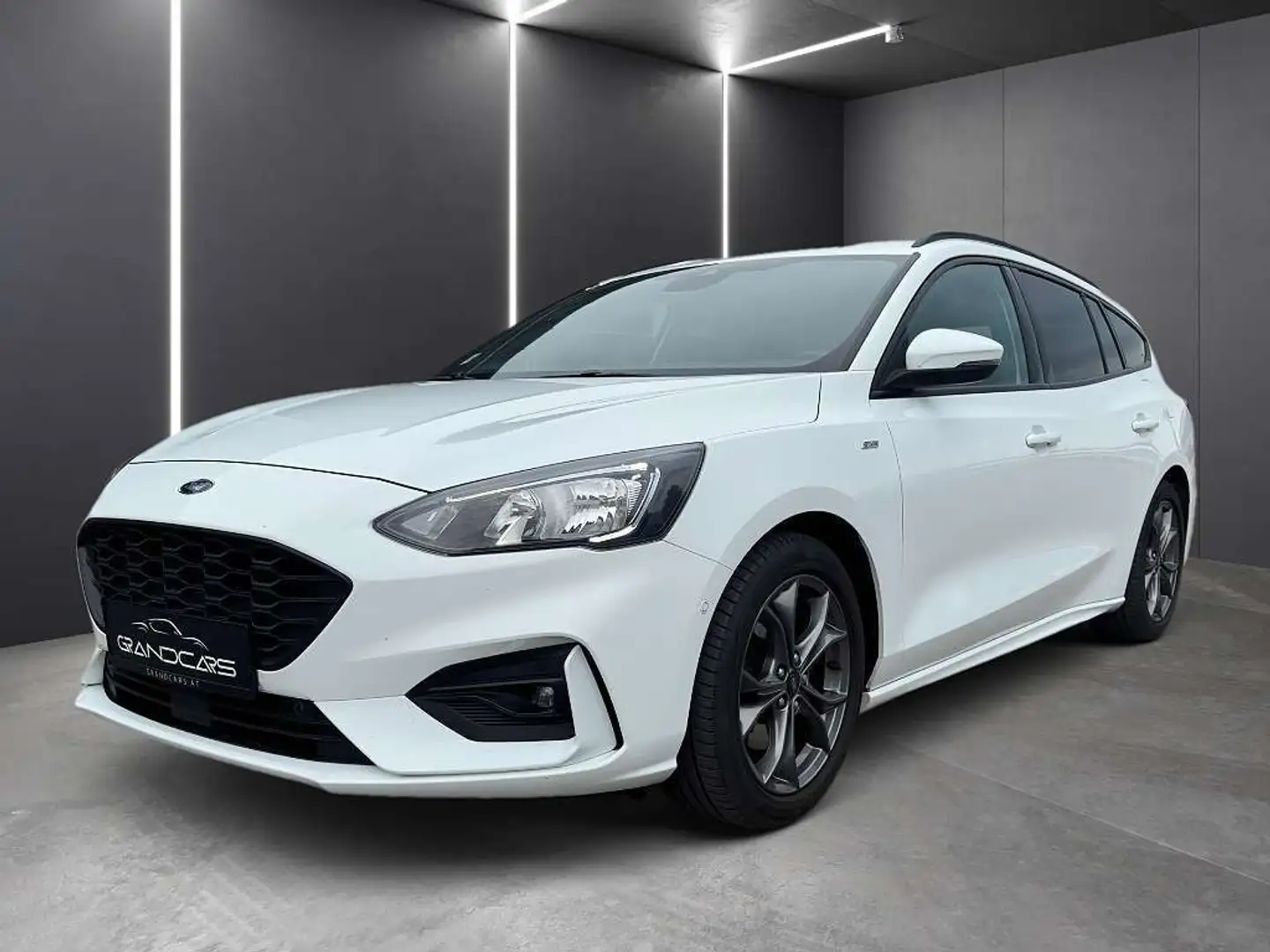 Ford Focus Traveller EcoBoost ST-Line **TOP ANGEBOT** Weiß - 1