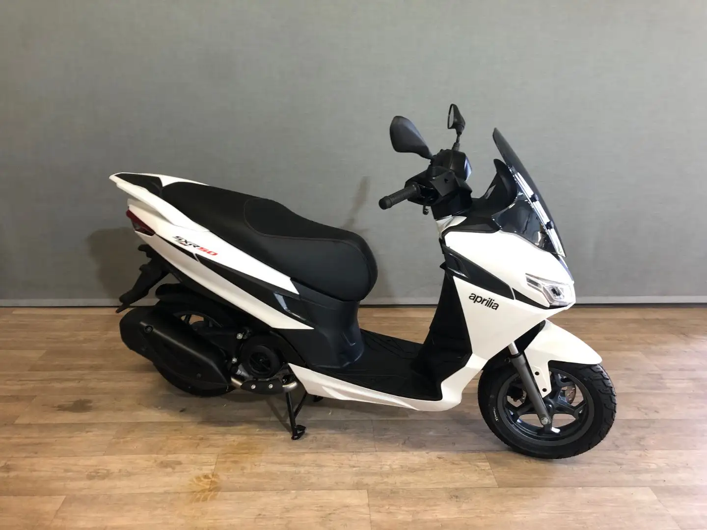 Aprilia SXR 50 Angebot Wit - 2