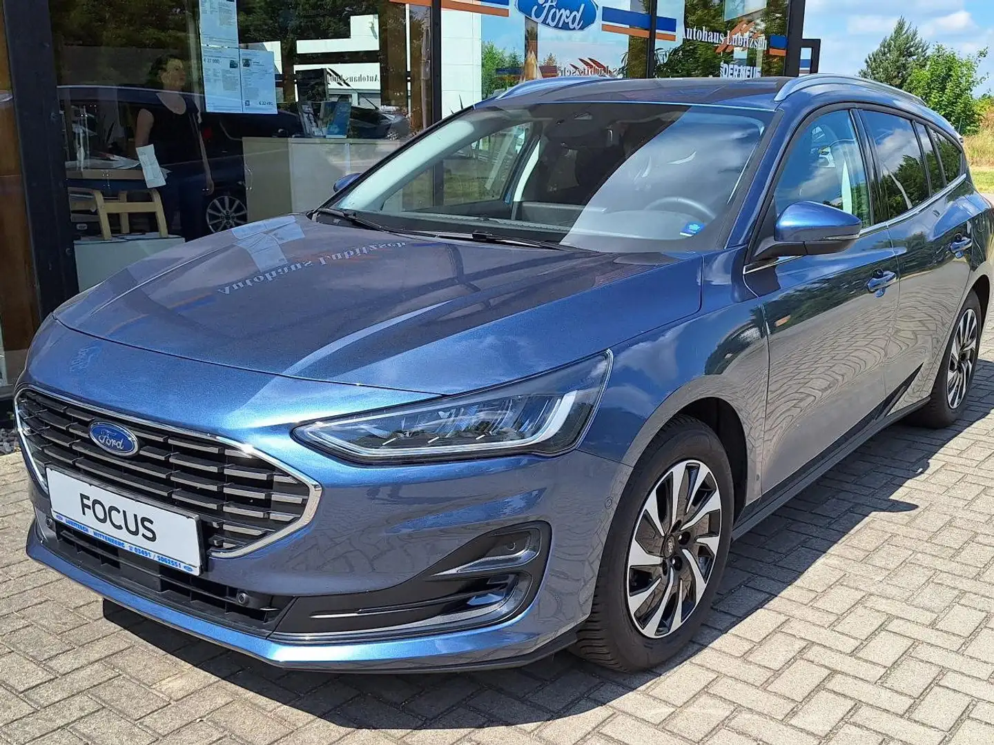 Ford Focus Turnier 1.0 EcoBoost Hybrid TITANIUM Blau - 1