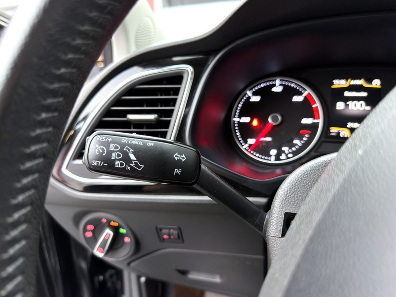 SEAT Leon ST 1.6 TDI Ecomotive Style*Navi*PDC*SHZ* — photo 10