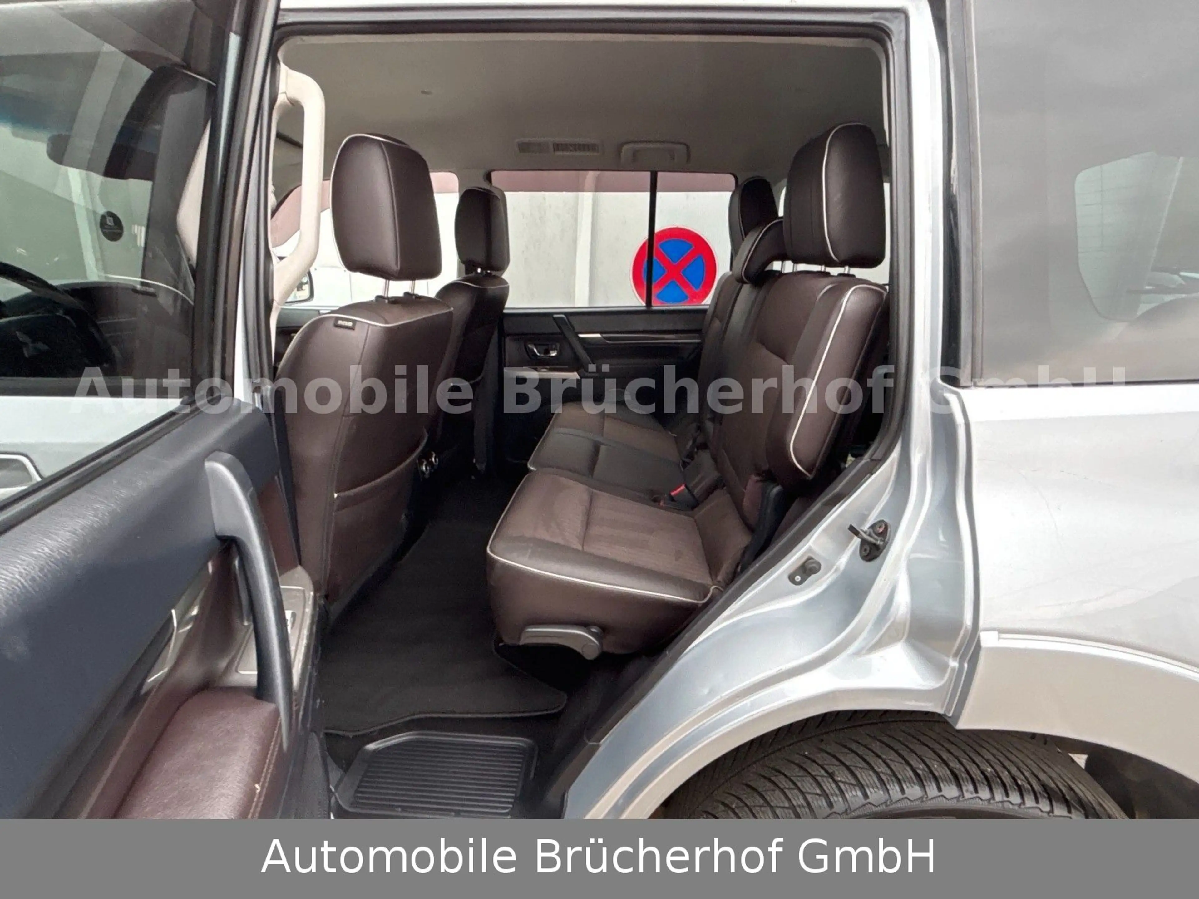 Mitsubishi Pajero 3.2 DI-D Intense Deutsch/Viele Teile neu! — photo 7